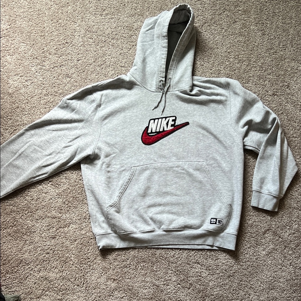 Nike hoodie mens size large. Great used condition.